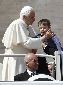 Pope and a kid Mar 30 2011.jpg